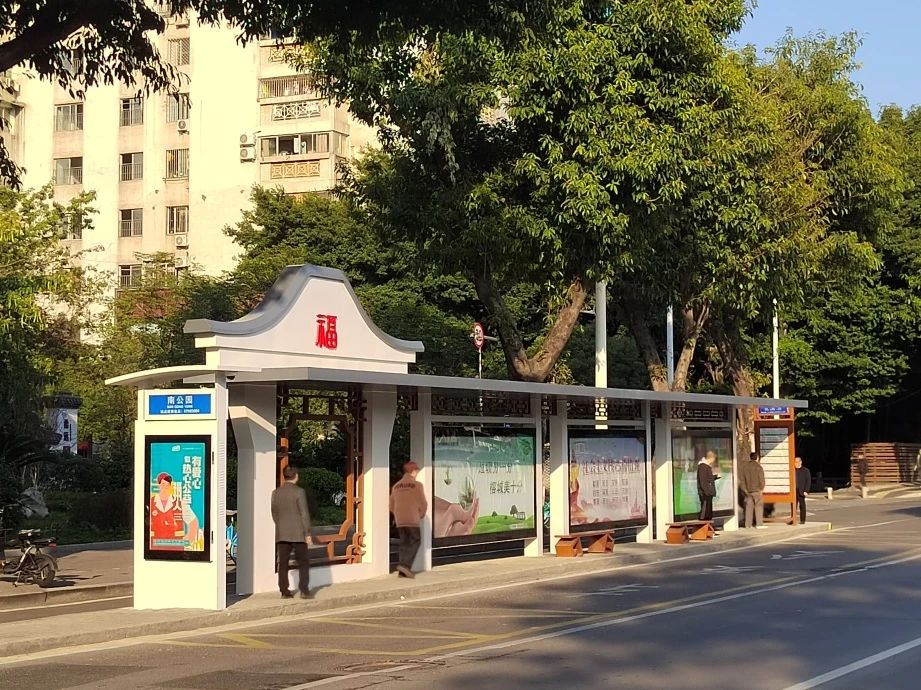 福州站牌广告×零售便利店：300米生活圈的高效渗透